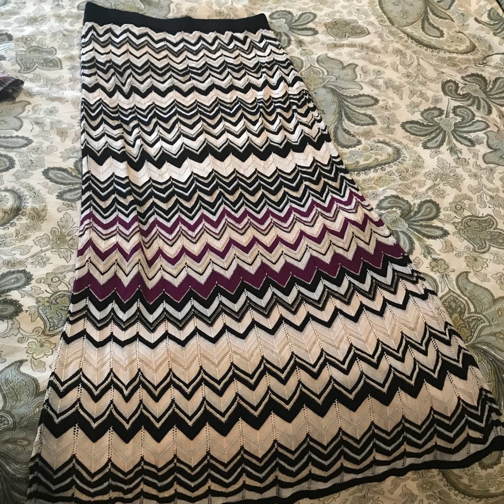 White House Black Market knit skirt SZ M